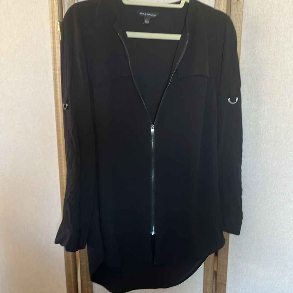 FINAL MARKDOWN Rock & Republic Black XS top